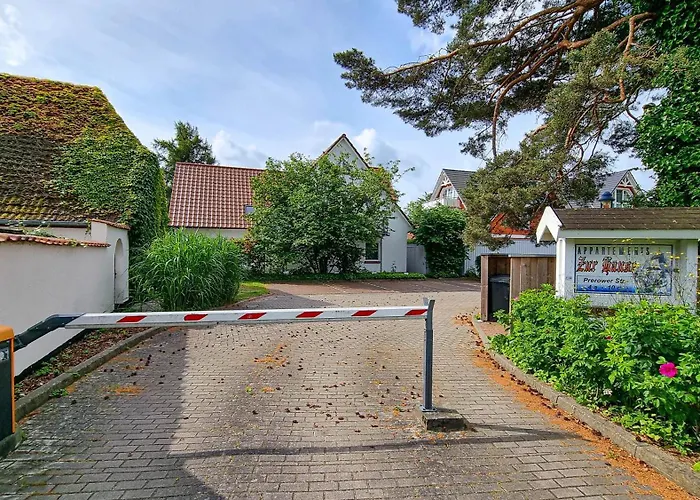 Zur Hanse 2 4 公寓